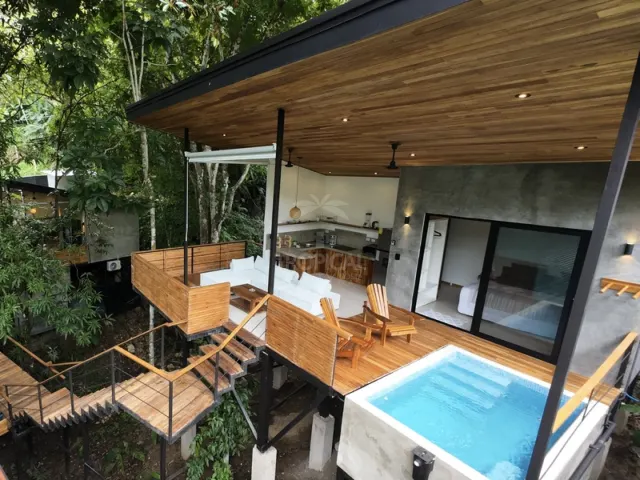 Refugio Elevado en Playa Hermosa – Santa Teresa, Costa Rica