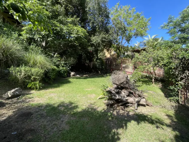 Casa de un Nivel con Vistas y Jardines Santa Ana, Alto Las Palomas