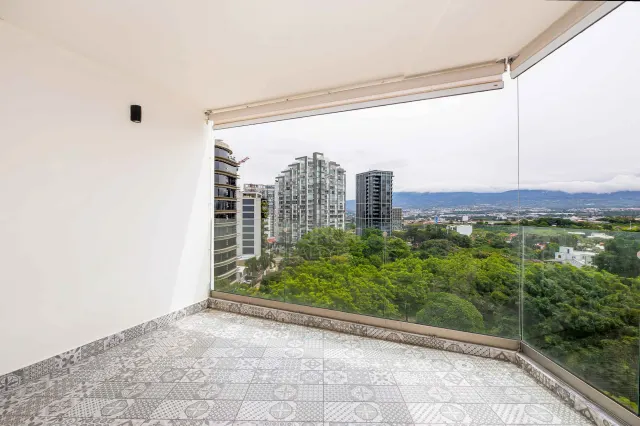 Penthouse de Lujo con Vista Panorámica en Nunciatura – Elegancia, Ubicación y Confort