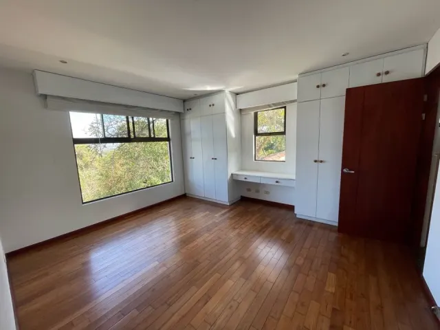 Casa moderna en condominio Ciudad Colon con vistas