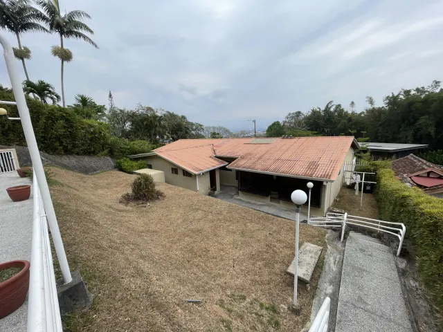 Casa con vistas y piscina privada en venta Escazu