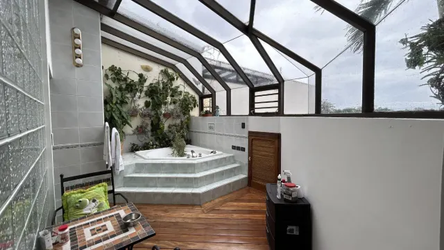Casa en Venta en Rohrmoser, Pavas – Amplios Espacios y Terraza Privada
