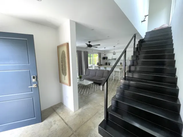Casa de Playa Moderna en Venta Cerca de Playa Palma, Parrita