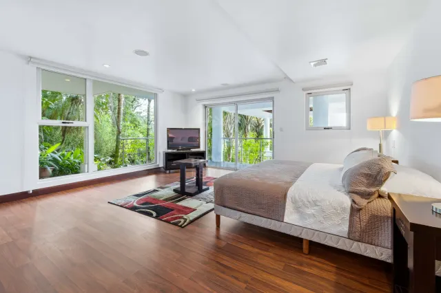 Residencia Contemporánea de Lujo en Venta en Piedades de Santa Ana con Vistas Espectaculares al Valle