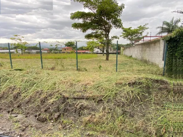 Lote para desarrollo en venta Santa Ana media densidad