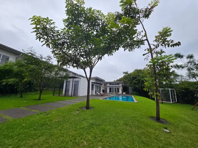 Casa en Alquiler en Elements Lindora – Moderna, Amueblada y Espaciosa